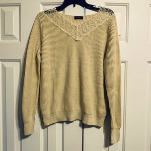 Boutique sweater sz small